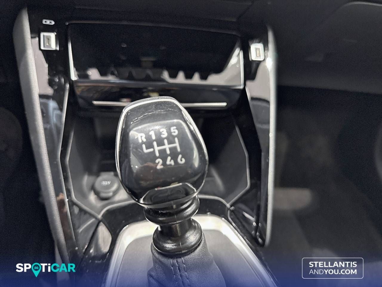 Peugeot 208   Puretech 100 Allure 30