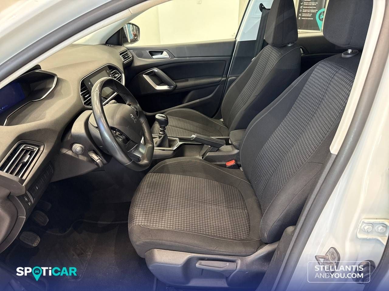 Peugeot 308  5p  BlueHDi 130 S&S Active Pack 15