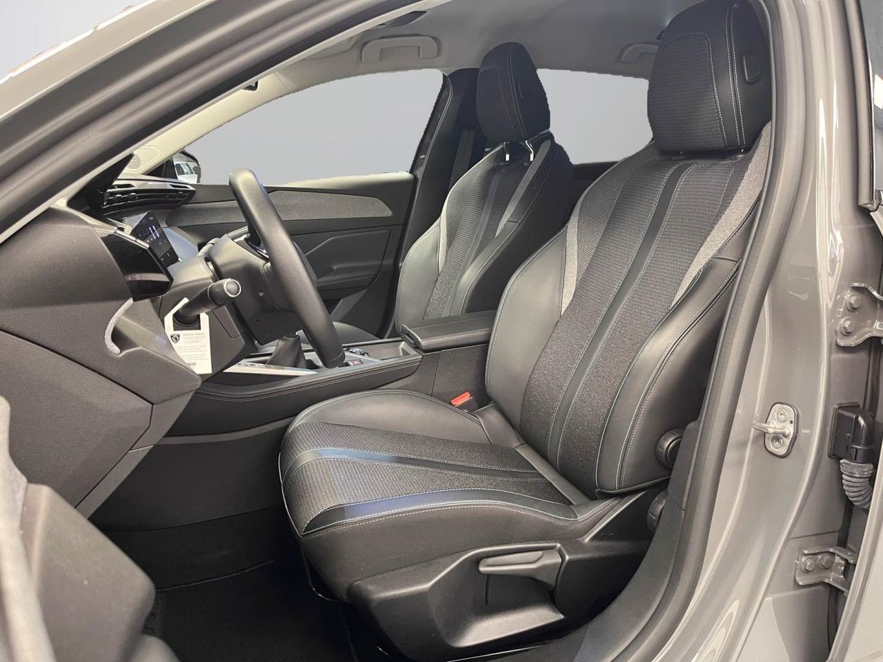 Peugeot 308 5P Allure Gasolina 130 S&S MAN 22