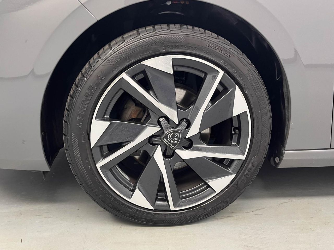 Peugeot 308 5P Allure Gasolina 130 S&S MAN 30
