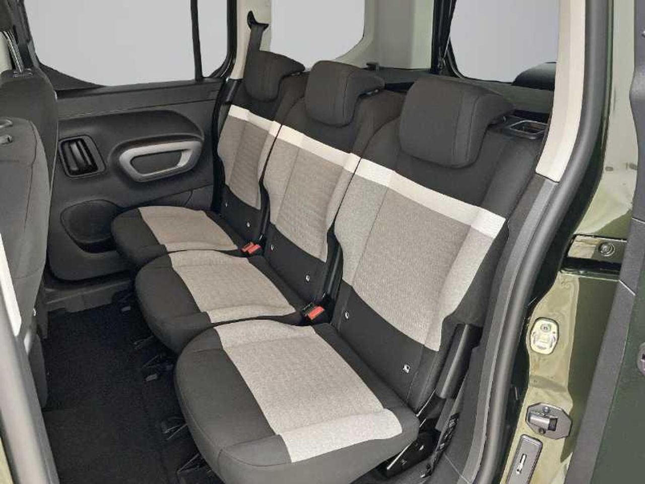 Citroën Berlingo Talla M BlueHDi 100 S&S PLUS 17