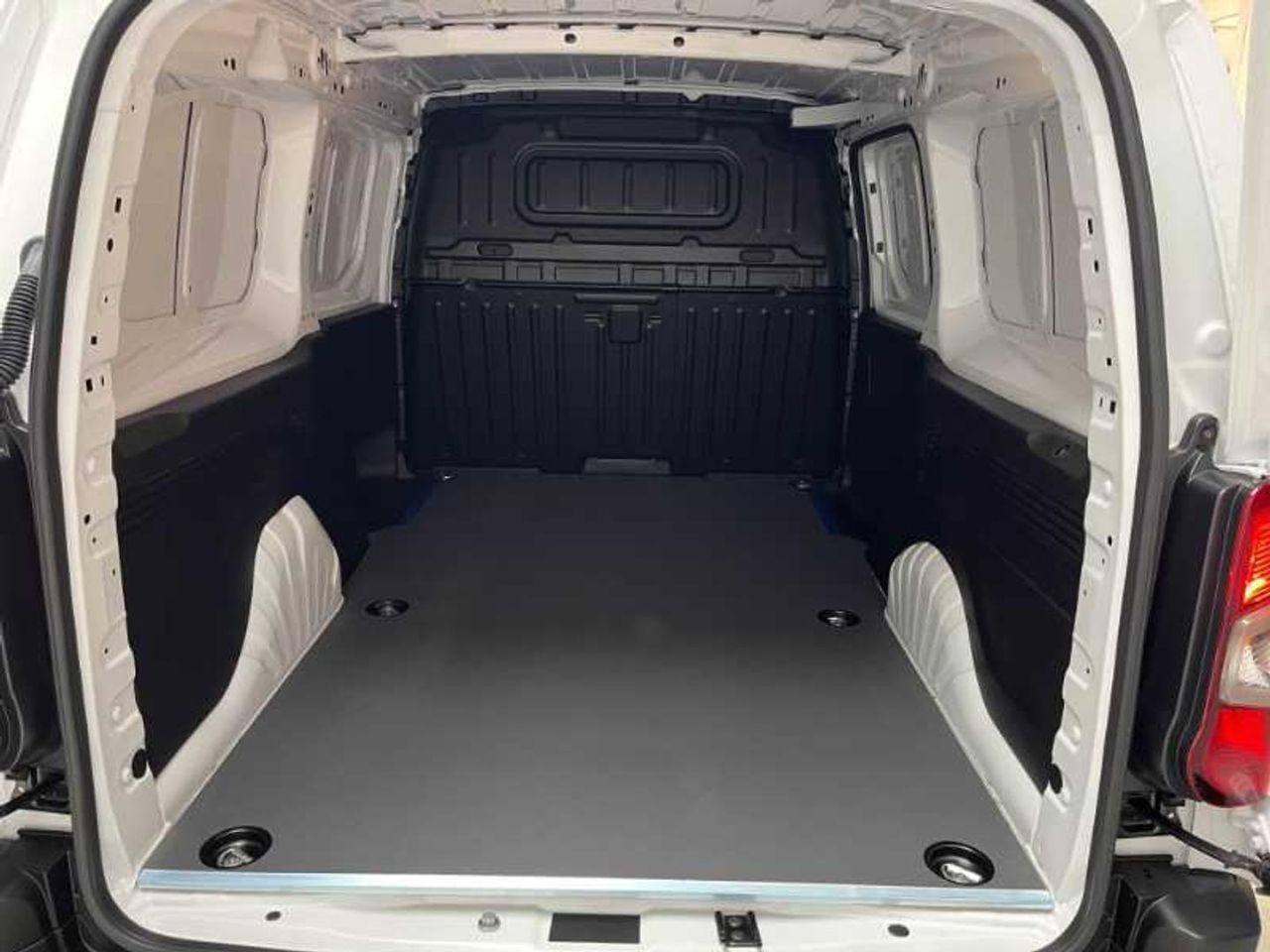 Citroën Berlingo Van XL Diésel 100CV Manual 17