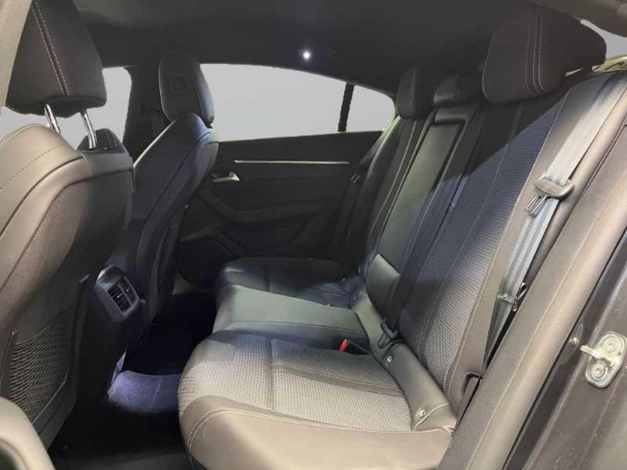 Peugeot 508 5P Allure BlueHDi 130 S&S EAT8 17