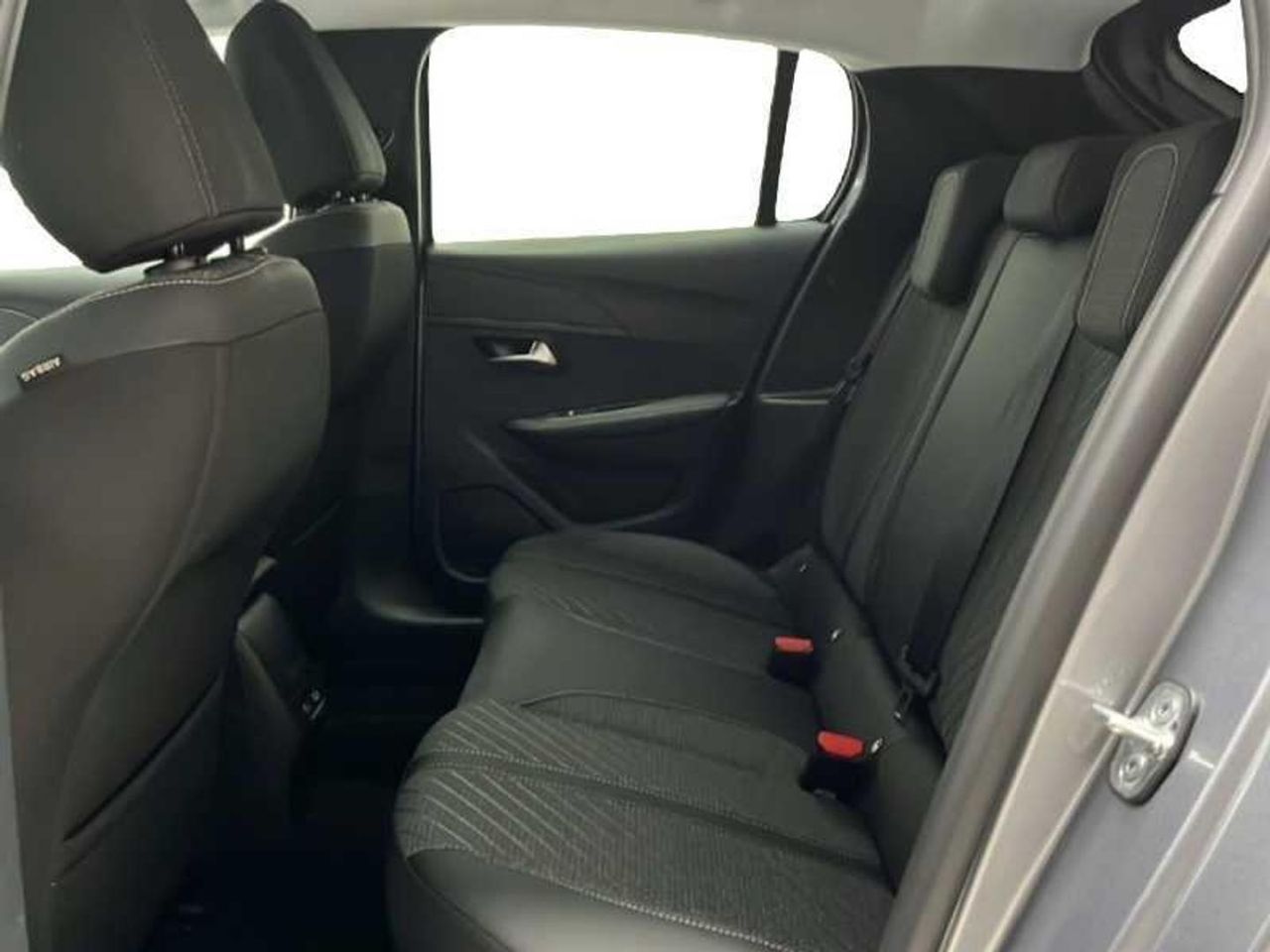 Peugeot 208 Allure HYBRID 110 eDCS6 17