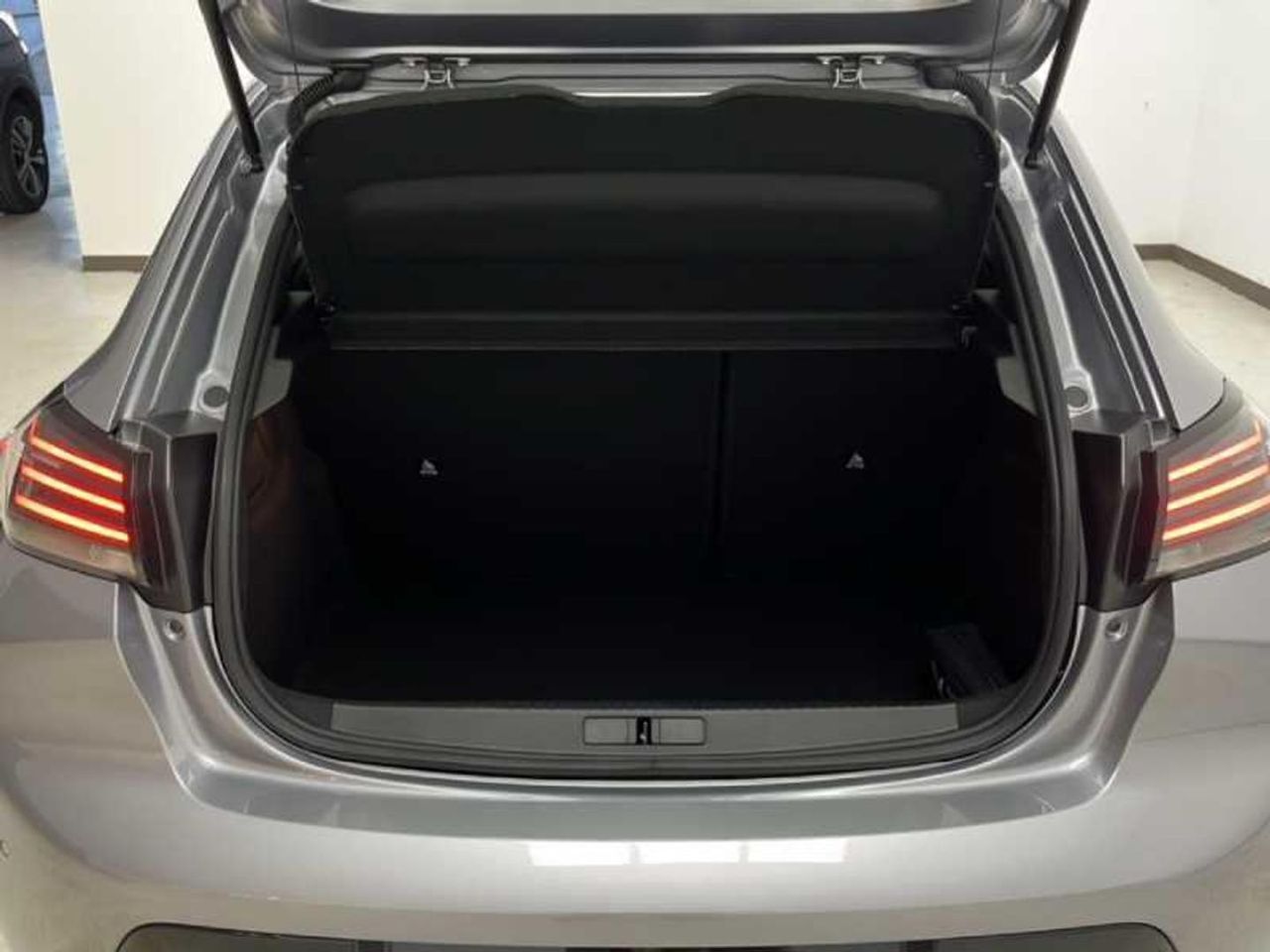 Peugeot 208 Allure HYBRID 110 eDCS6 18