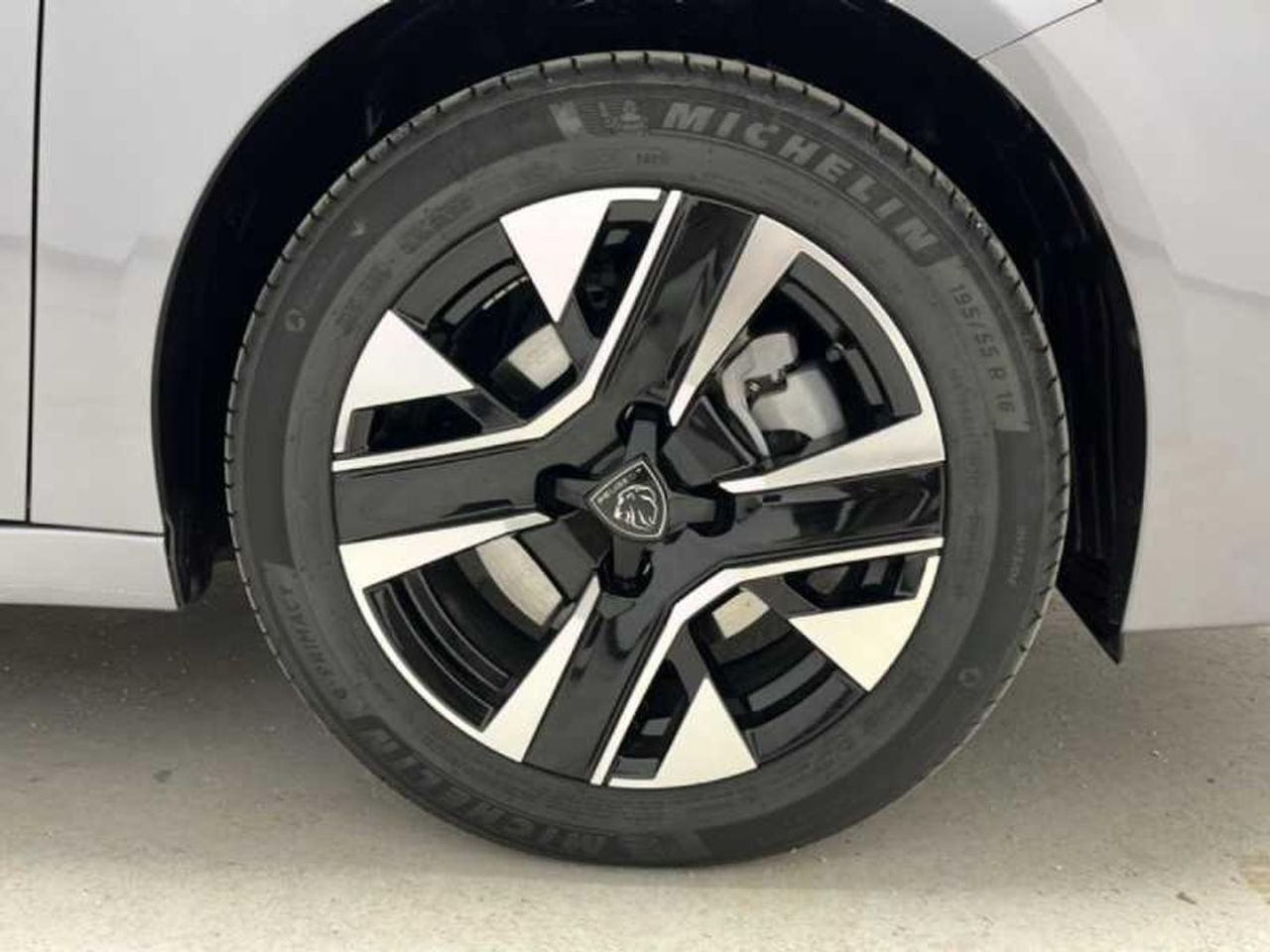 Peugeot 208 Allure HYBRID 110 eDCS6 22