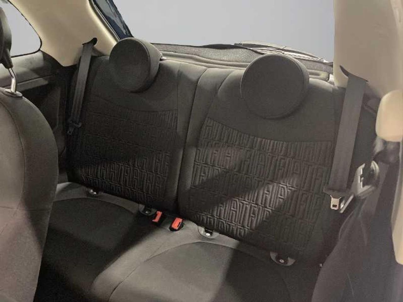 Fiat 500 Dolcevita 1.0 Hybrid 51KW (70 CV) 15