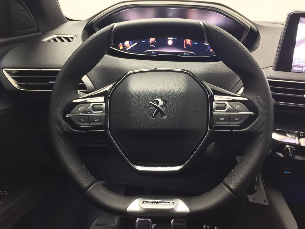 Peugeot 3008 1.2 PURETECH 96KW (130CV) GT LINE S&S 26