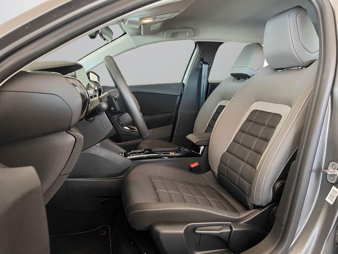 Citroën C4 Hybrid 145 ë-DCS6 Plus 28