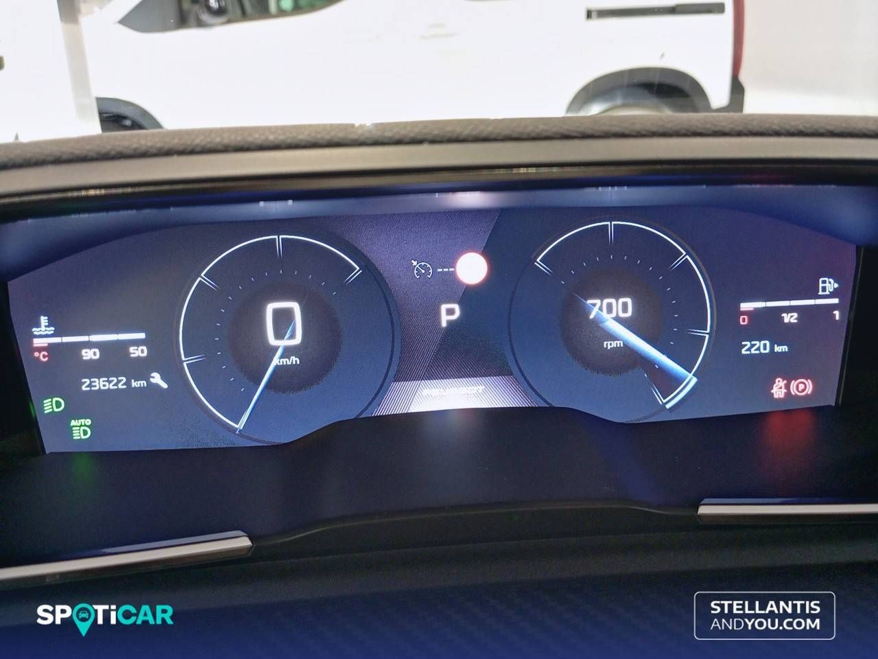 Peugeot 508  5P  BlueHDi 130 S&S EAT8 Allure 28