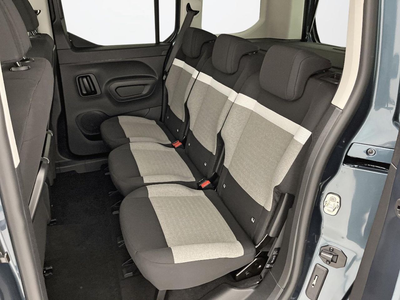 Citroën Berlingo Talla M BlueHDi 100 S&S PLUS N1 17