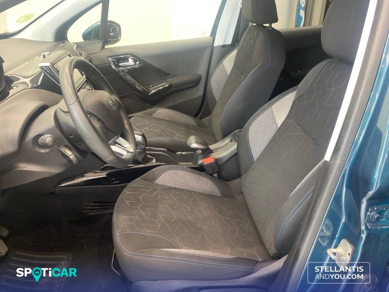 Peugeot 2008   PureTech 110 S&S 6 Vel. MAN Signature 15