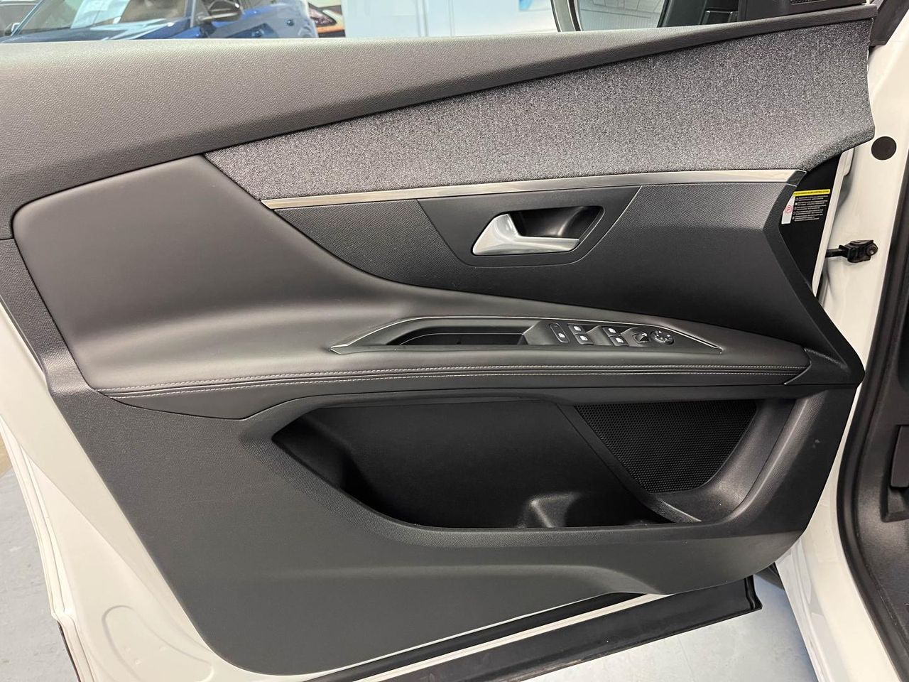 Peugeot 3008 Allure BlueHDi 96kW (130CV) S&S EAT8 24
