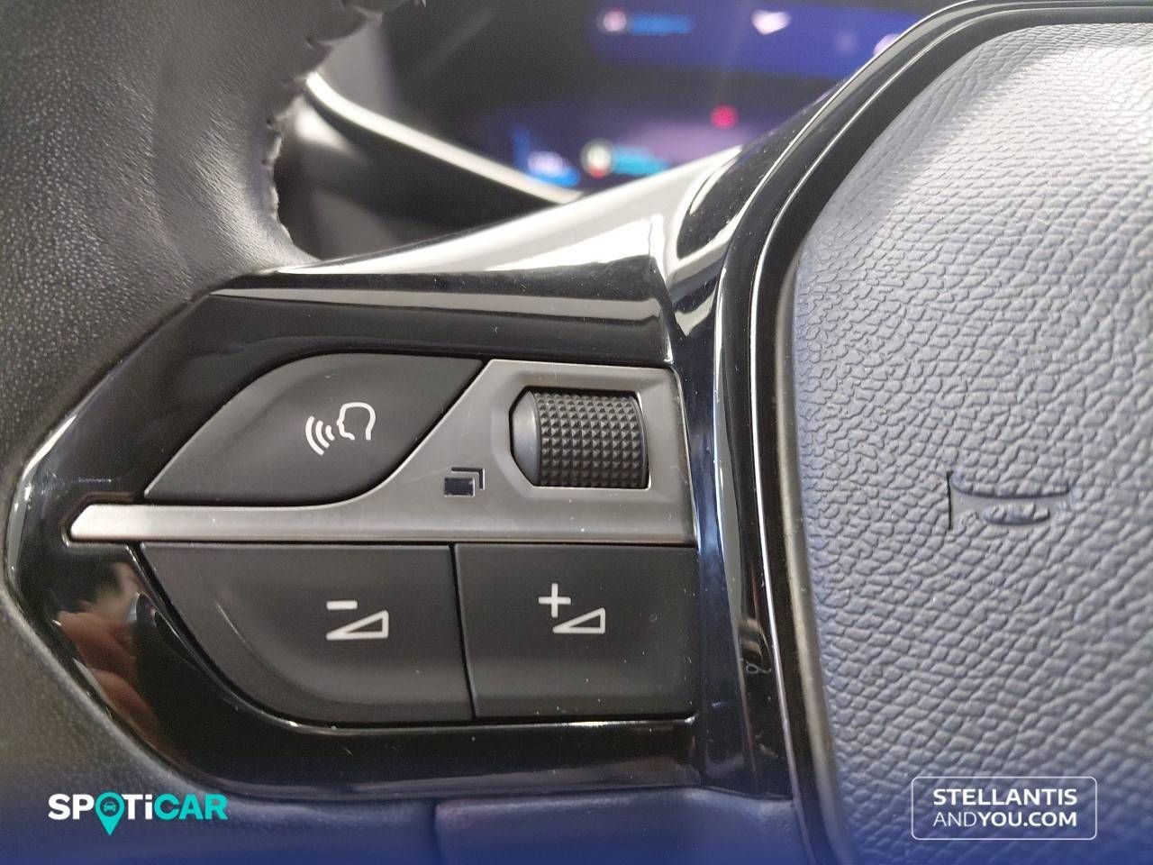 Peugeot 2008   Puretech 130 S&S BVM6 Allure 26