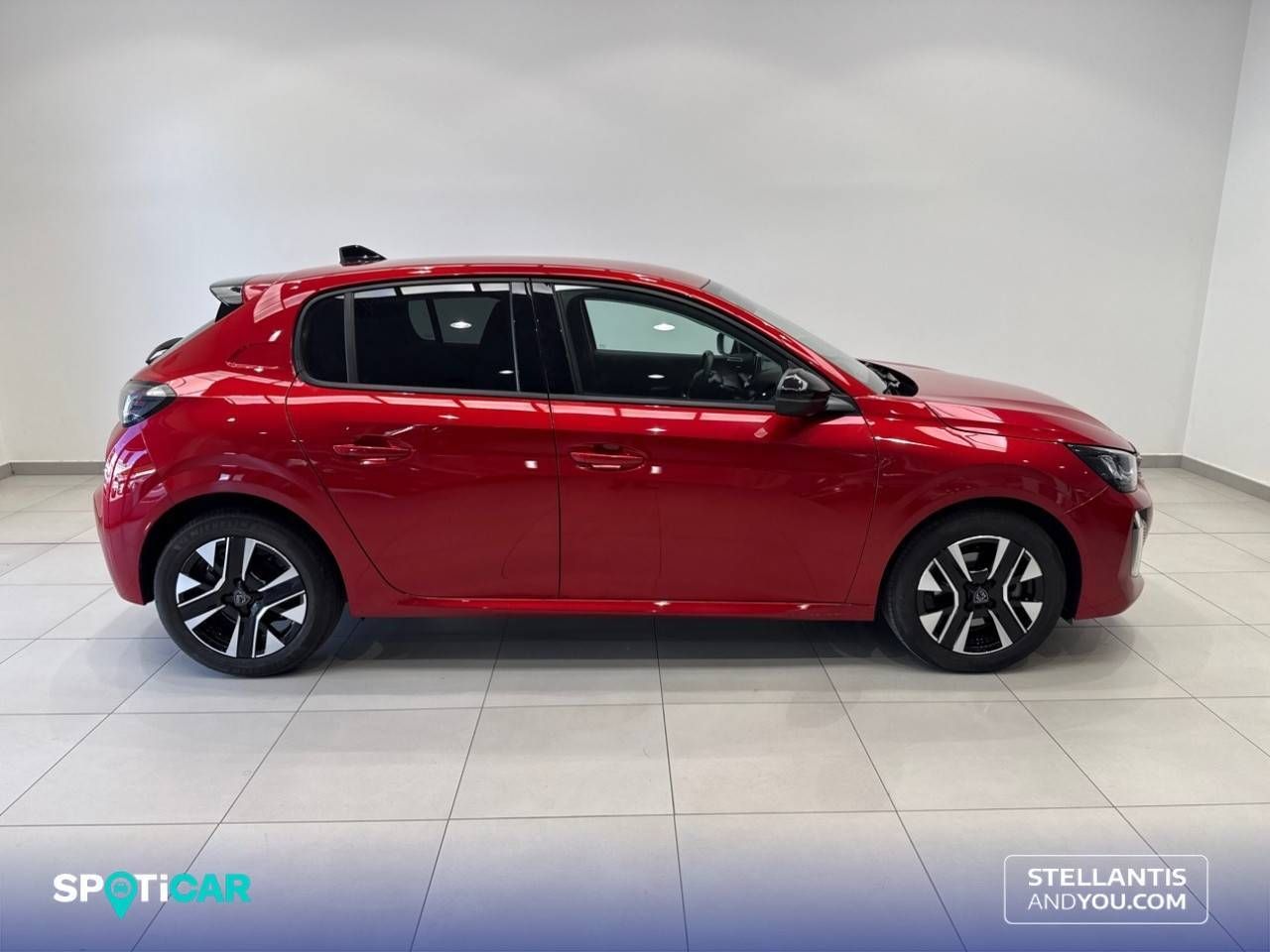 Peugeot 208   Puretech 100 Allure 7