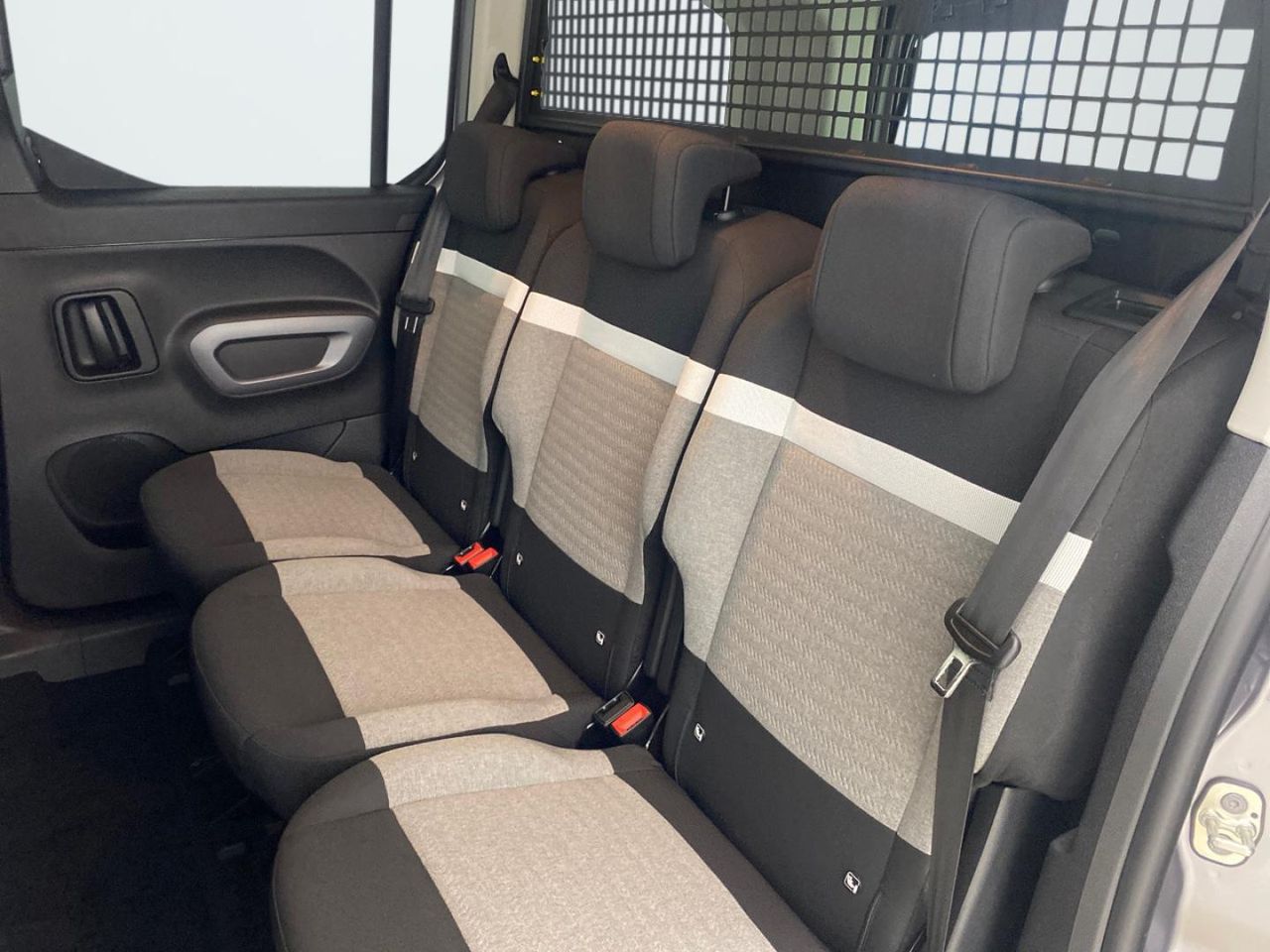 Citroën Berlingo Talla M BlueHDi 100 S&S PLUS 17