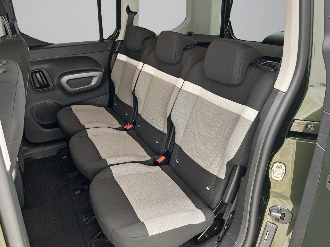 Citroën Berlingo Talla M BlueHDi 100 S&S PLUS 17