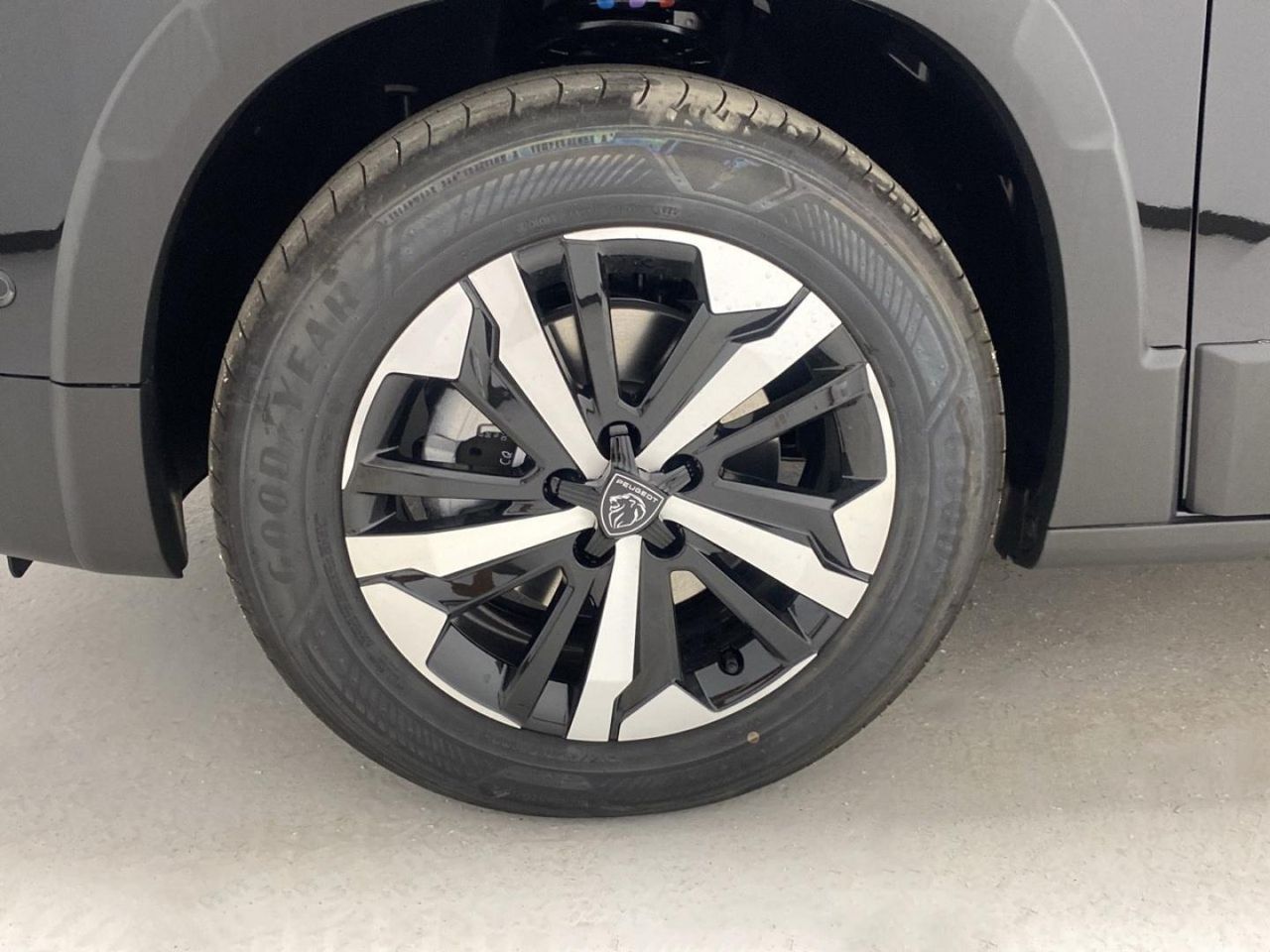 Peugeot Rifter Rifter GT BlueHDi 130 EAT8 Standard 18
