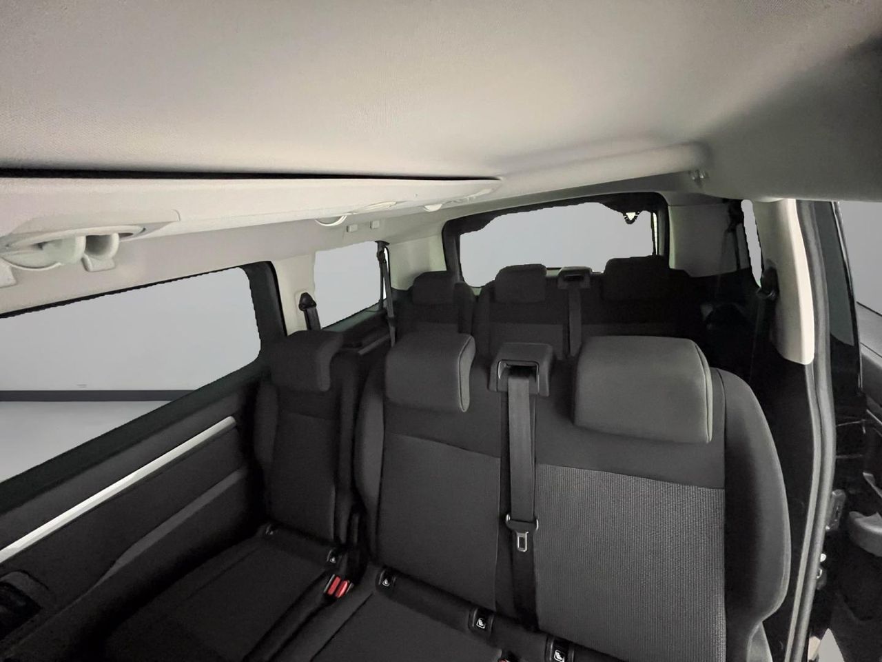 Peugeot Traveller Business Standard BlueHDi 180 EAT8 22