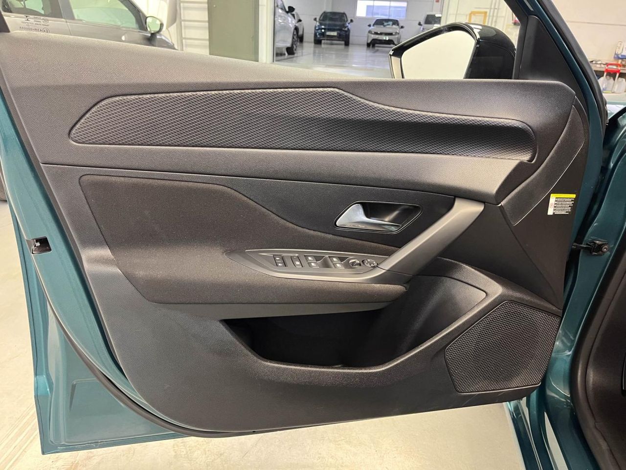 Peugeot 308 5P Allure BlueHDi 130 S&S EAT8 5