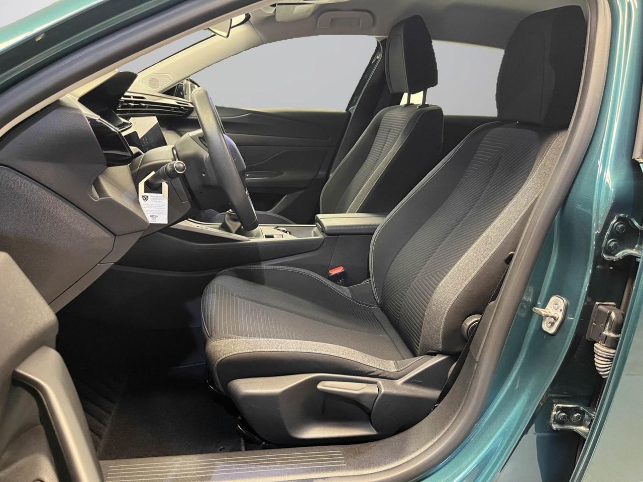 Peugeot 308 5P Allure BlueHDi 130 S&S EAT8 13