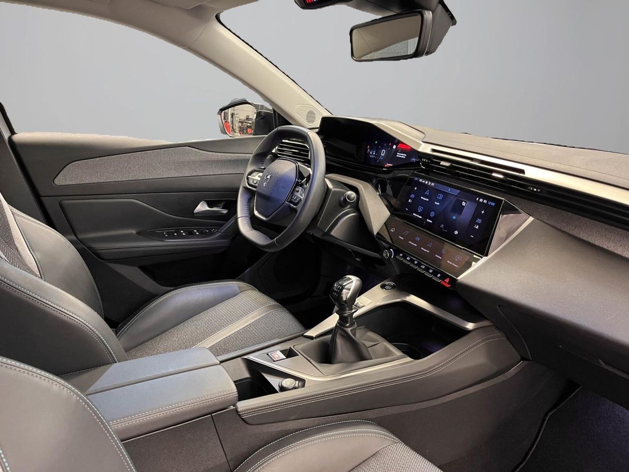 Peugeot 308 5P Allure Gasolina 130 S&S MAN 17