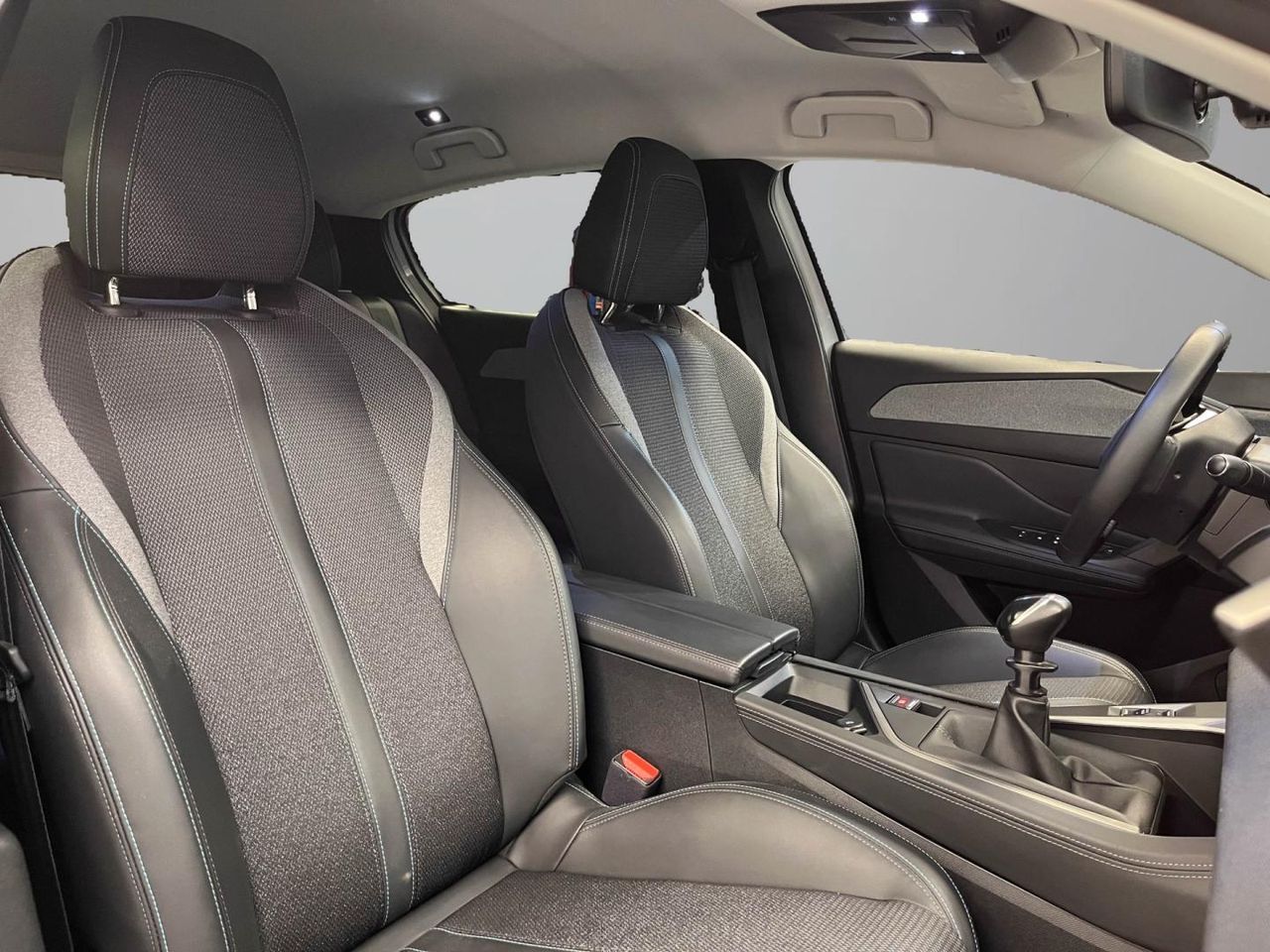 Peugeot 308 5P Allure Gasolina 130 S&S MAN 18