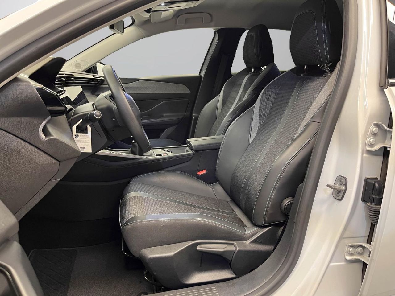 Peugeot 308 5P Allure Gasolina 130 S&S MAN 24