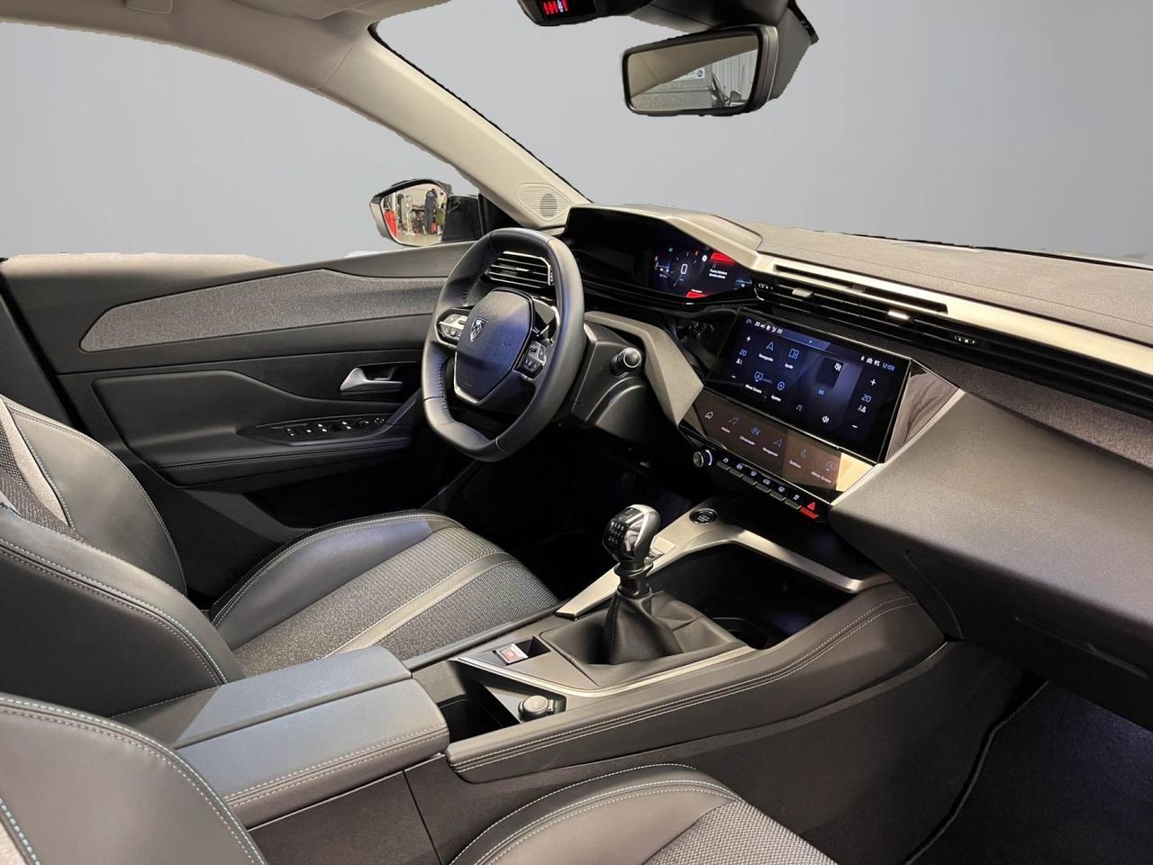Peugeot 308 5P Allure Gasolina 130 S&S MAN 30