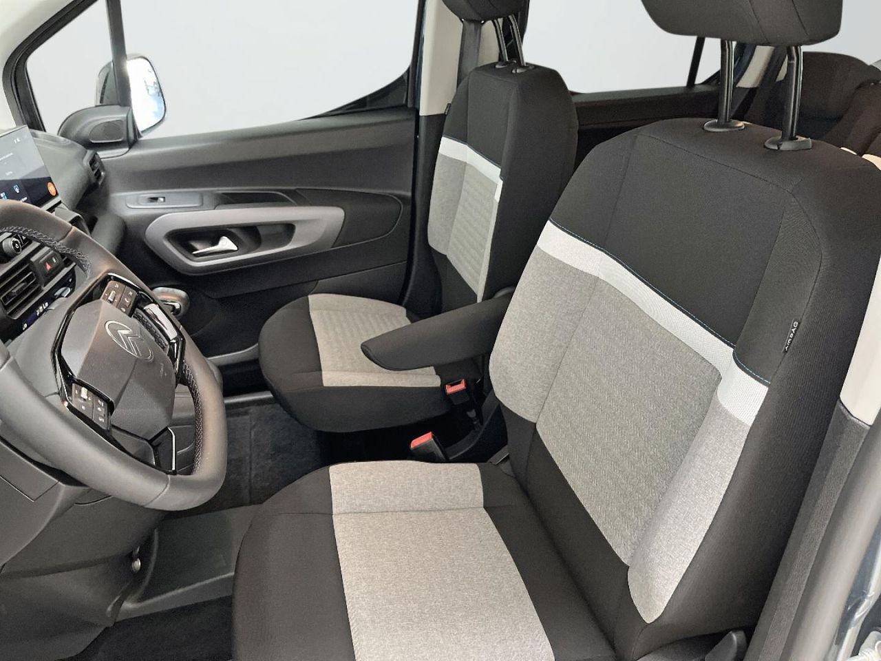 Citroën Berlingo Talla M Plus Diésel 100CV Manual M1 15