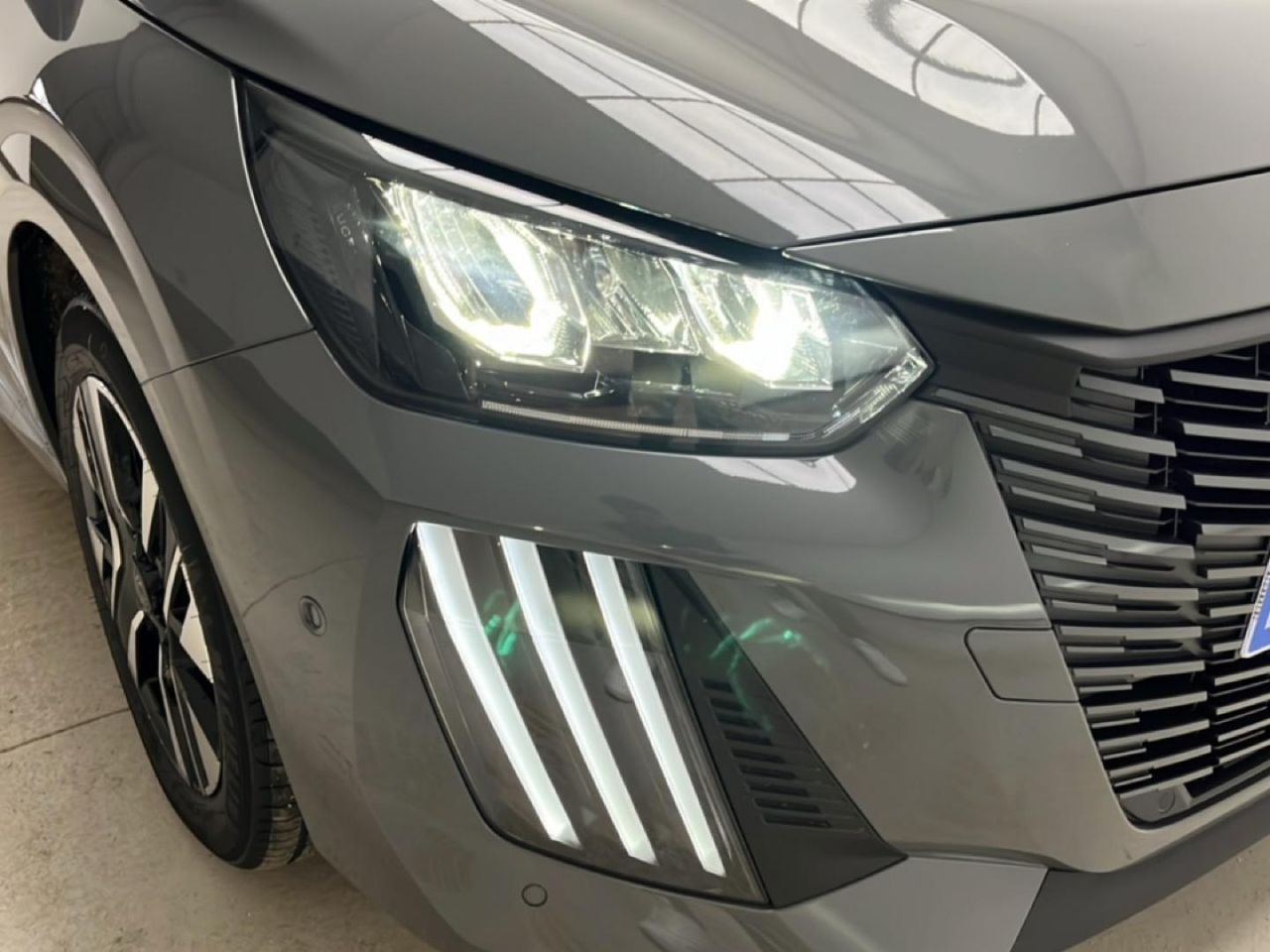 Peugeot 208 Allure HYBRID 110 eDCS6 30