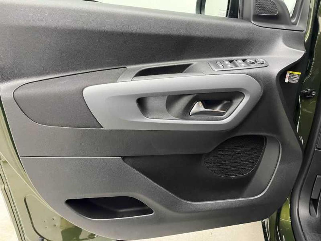Citroën C4 Hybrid 145 ë-DCS6 Plus 30