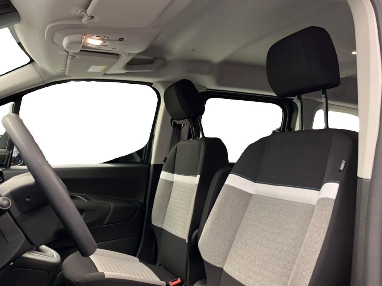Citroën Berlingo Talla XL Diésel 130 S&S EAT8 PLUS M1 7 Plazas 26