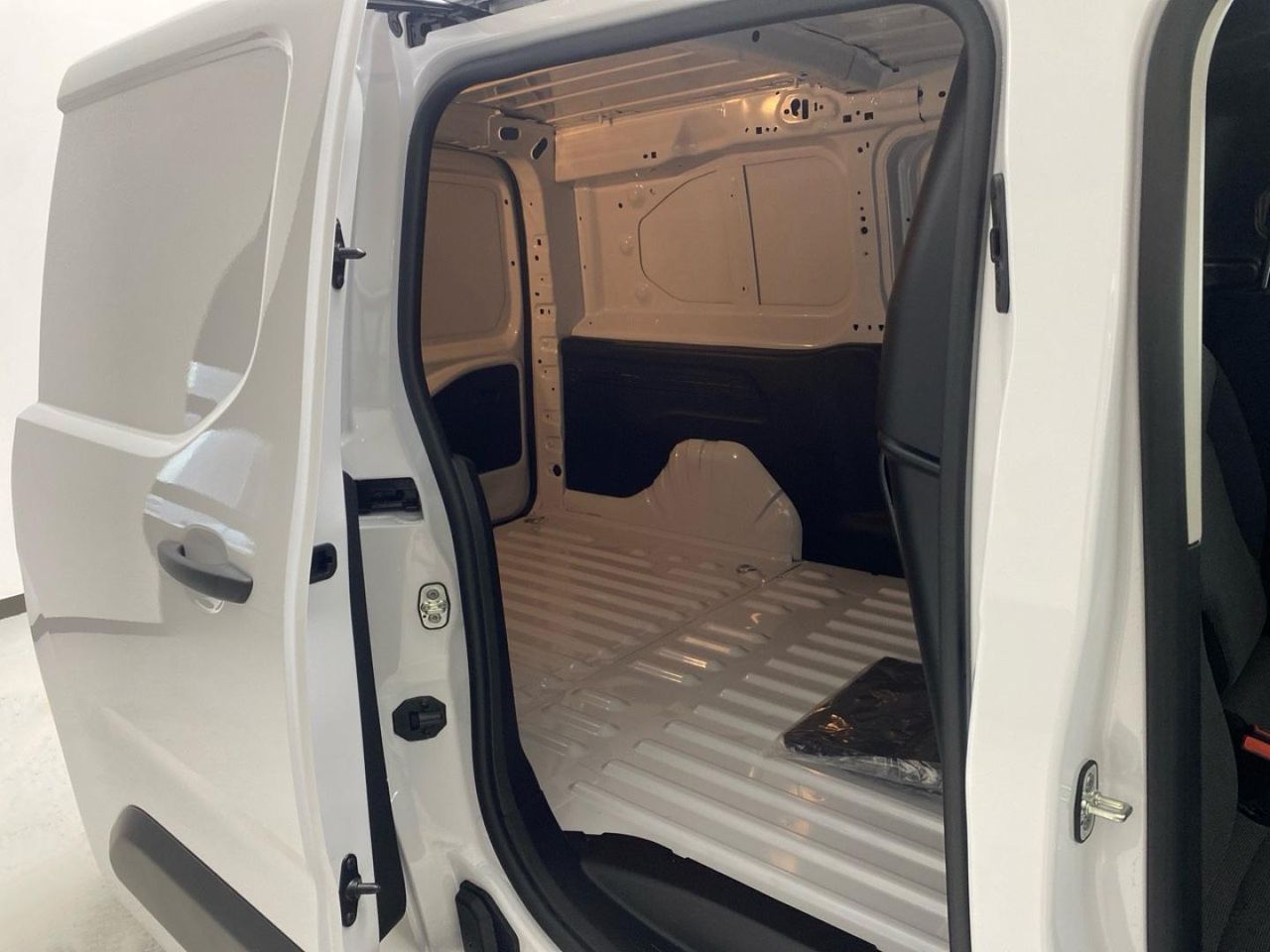 Citroën Berlingo Van XL Diésel 130CV Manual 15